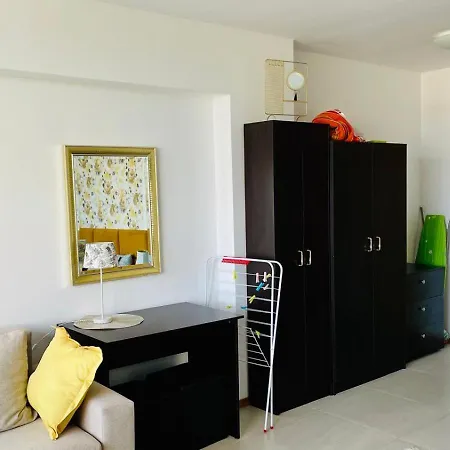 In Big Kamelia Complex Sunny Apartment *