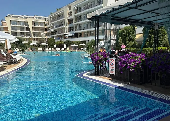 Διαμέρισμα In Big Kamelia Complex Sunny Σάνι Μπιτς